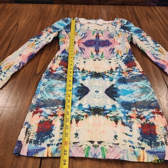 White suede brand Long sleeve bodycon fitted art multicolor abstract mini dress - Picture 15 of 15